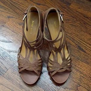 NWOT Ninewest brown heeled sandals, sz 7.